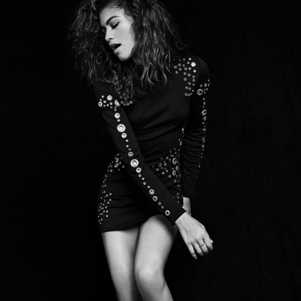 Daya by Zendaya high neck grommet dress